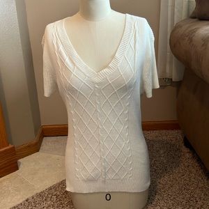 New York Company cream size large vneck short sleeve top